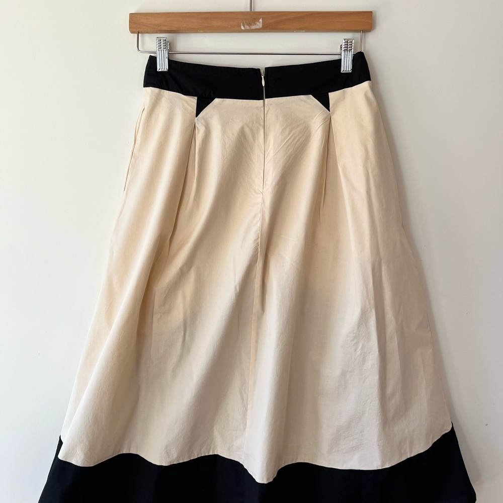 Stunning Black and Cream Colorblock Women's Skirt - Size 4 - Picture 3 of 7